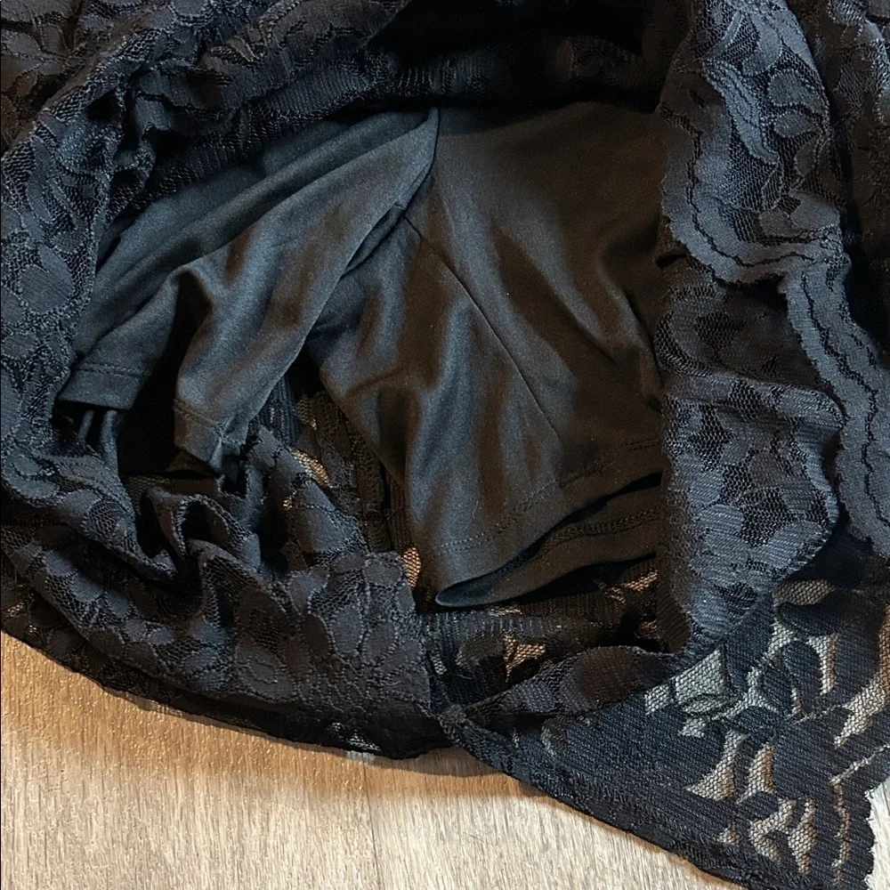 Torrid curvé Elegant Black Floral Lace Maxi Skirt. (Stretch) - Picture 6 of 9